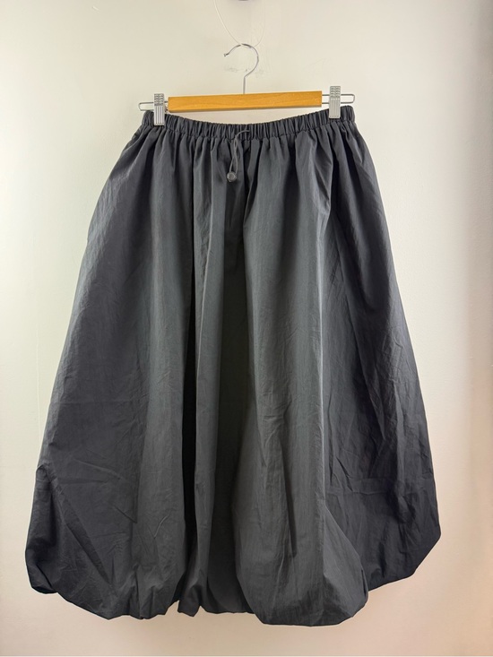 OAK + FORT Dresses & Skirts - OAK + FORT Black Parachute Balloon Bubble Midi Skirt Size M